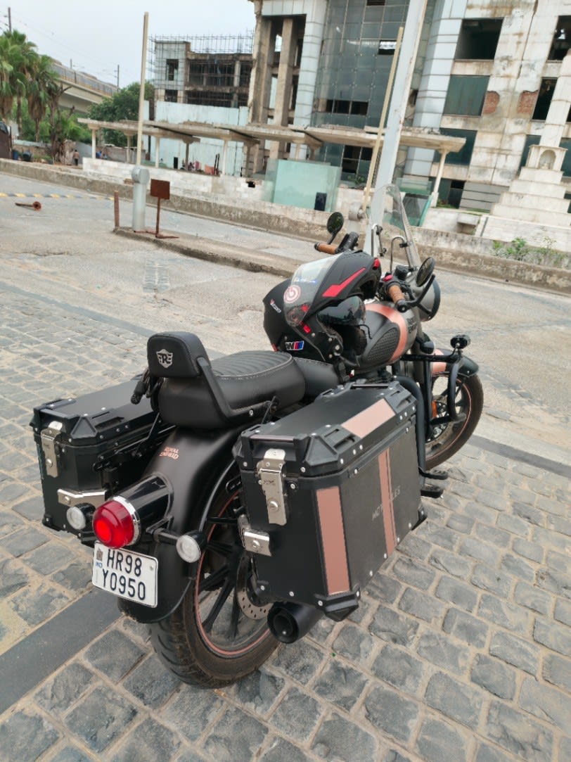 35L Hard Panniers with frame mountins - Photo 3