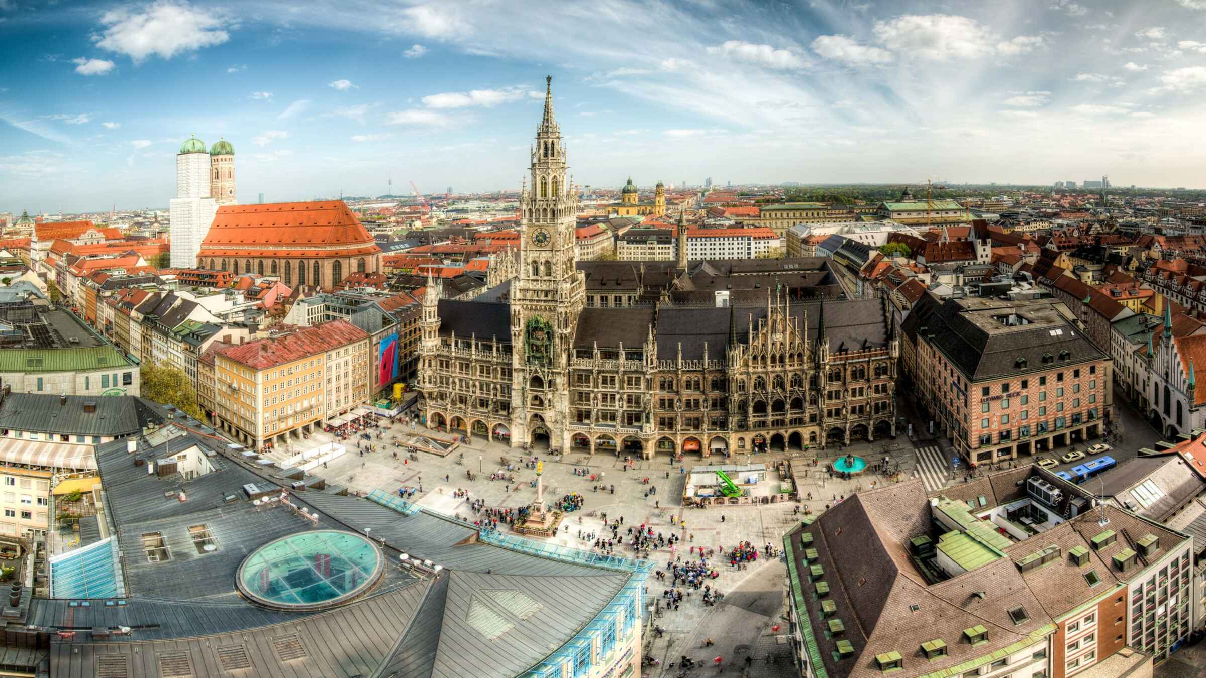 Muenchen germany. Германия Мюнхен Мариенплац. Мюнхен площадь Мариенплац. Мариенплац Мюнхен достопримечательности. Бавария Мюнхен город.