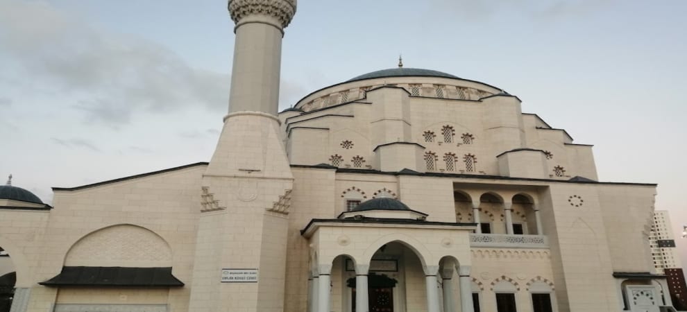 BAHÇEŞEHİR EMLAK KONUT CAMİİ