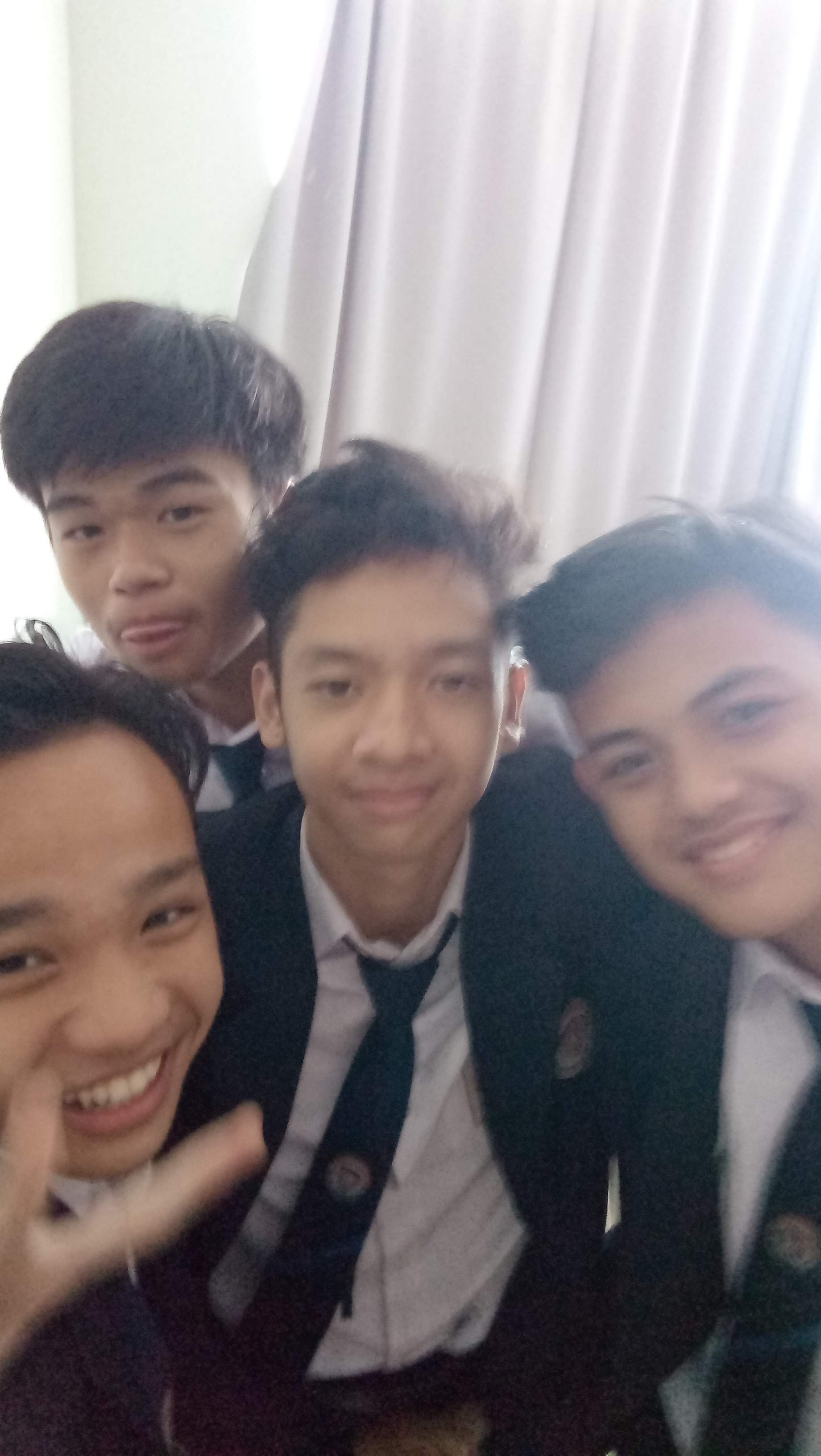 Random Highschool Selfie | Nov 18, 2019