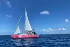 Kiteschool met alle benodigdheden op Bonaire in de baai van Kralendijk ter overname aangeboden. Neem contact op via Brookz