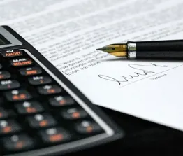 Ondernemers die hun bedrijf willen verkopen, vragen zich vaak af hoe ze hun bedrijfswaarde kunnen berekenen. Lees dit blogartikel op Brookz