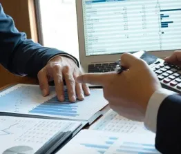 Als een onderneming meer dan één aandeelhouder heeft kunnen er na verloop van tijd conflicten ontstaan. Lees dit blogartikel op Brookz