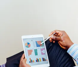 Er zijn vele bedrijfswaarderingsmethodes, maar wat is het verschil tussen de EBITDA multiples en de DCF-methode?