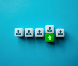 Het vinden van de juiste koper is geen toeval, maar het resultaat van een zorgvuldig ingericht verkoopproces, een sterke positionering en een objectieve beoordeling van kandidaten.