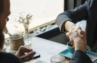 Op elk moment staan tussen de 17.000 en 23.000 bedrijven te koop. Het kopen en verkopen van bedrijven is een levendige markt.