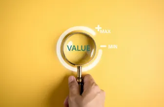 Voor een optimale bedrijfswaardering is het belangrijk om te kijken naar wat er in de sector speelt, de reacties van concurrenten te monitoren en de best practices te volgen.