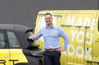 Mark Bos trok zijn vaders bedrijf uit het slop, bouwde het uit en verkocht via een pre-exit MotorKledingCenter.