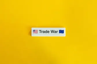 Although geopolitical developments create uncertainty, this is not an insurmountable obstacle to a successful acquisition. Understand the risks in time and how to mitigate them.