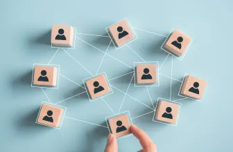 De APA biedt meer controle en flexibiliteit dan een SPA: je bepaalt zelf welke activa en passiva worden overgedragen en welke achterblijven, waardoor risico’s op niet gekozen verplichtingen beperkt blijven.