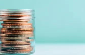 Het staat een oprichter van een bv vrij om de hoogte van het aandelenkapitaal bij oprichting te bepalen. Voor de nv geldt een wettelijk minimumkapitaal.