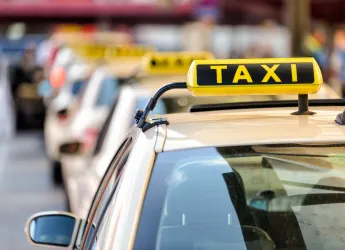 Taxibedrijf in Zuid-Holland met contracten dat rijdt voor particulieren als voor bedrijven ter overname aangeboden. Neem contact op via Brookz