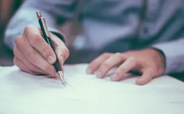 Wat zijn de fiscale gevolgen van het toetreden van aandeelhouders in een verliesgevende onderneming? Lees dit blogartikel op Brookz