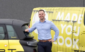 Mark Bos trok zijn vaders bedrijf uit het slop, bouwde het uit en verkocht via een pre-exit MotorKledingCenter.