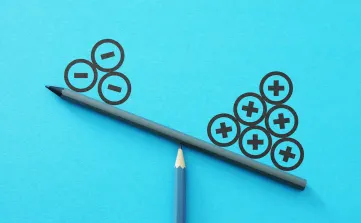 Bij iedere bedrijfsovername wordt onderhandeld over de garanties en de vrijwaringen die worden opgenomen in de koopovereenkomst. Maar wat is het verschil?