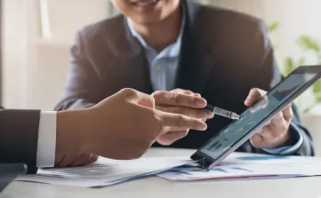 Een goede voorbereiding op een bedrijfsverkoop begint niet een paar weken voor het verkoopproces, maar idealiter 12 tot 24 maanden van tevoren. Lees verder op Brookz