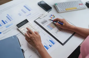 Belastingadvies en administratiekantoor , loonadministratie en aangiften. Neem contact op via Brookz.