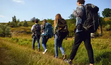 De aangeboden onderneming is gespecialiseerd in het organiseren van volledig verzorgde actieve groepsuitjes met verblijf, in Nederland. De onderneming beschikt over een eigen groepsaccommodatie.

Bijzonderheden
Bijzonder is dat een groot gedeelte van de kernactiviteiten uitbesteed wordt en dat het boekingsproces in hoge mate geautomatiseerd is, waardoor de onderneming met 2 FTE volledig operationeel is. Door de hoge klantwaardering is er een vaste kern aan terugkerende klanten.