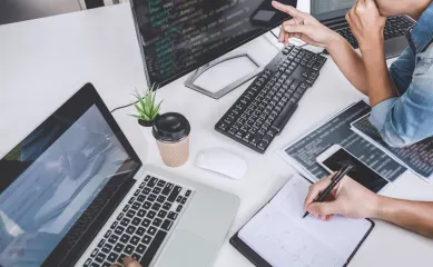 Gezocht wordt naar bedrijven in web- of appdevelopment, (online) marketing, social media, communicatie, media of PR. Neem contact op via Brookz