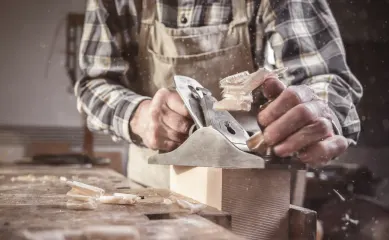 Aannemingsbedrijf met eigen timmerwerkplaats. Ter overname, neem contact op via Brookz