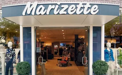 Dames - en herenmodezaak met €600K omzet, gevestigd op centrale locatie. Neem contact op via Brookz.