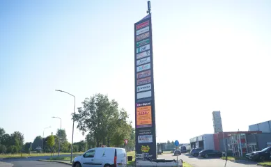 2 reclamezuilen in Stadskanaal met LED-scherm op Toplocaties in Stadskanaal. Neem contact op via Brookz.