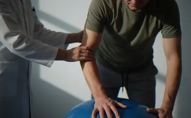 Praktijk voor fysiotherapie en fysiofitness, hoogwaardige fysiotherapiepraktijk met brede expertise en moderne faciliteiten. Neem contact op via Brookz.