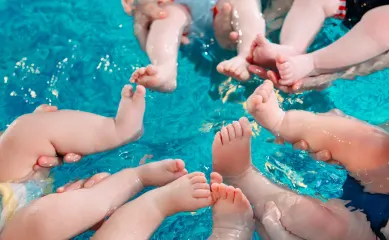 Baby float- en massagestudio inclusief inventaris, website, naam, logo en meer. Neem contact op via Brookz.