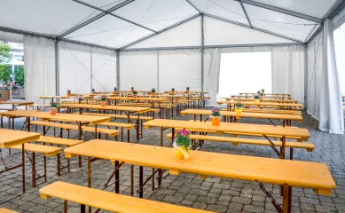 Verhuurbedrijf feesttenten, Flevoland/'t Gooi met exclusief hoge marge en 11 jaar actief. Neem contact op via Brookz