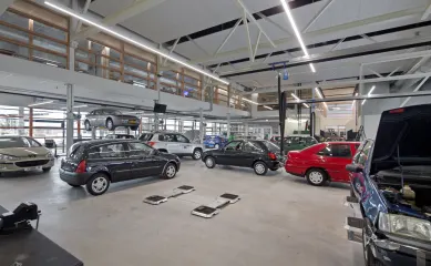 Universeel gevestigd garagebedrijf. Neem contact op via Brookz.