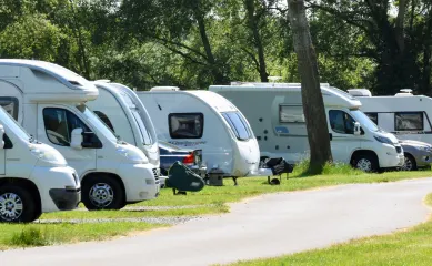 Platform voor gebruikte campers met verkooppartners in heel Europa. Neem contact op via Brookz.