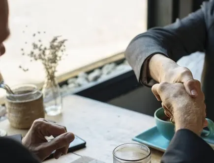 Op elk moment staan tussen de 17.000 en 23.000 bedrijven te koop. Het kopen en verkopen van bedrijven is een levendige markt.