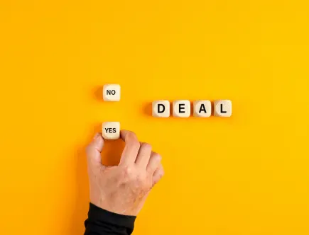 Bij een bedrijfsovername kun je niet zonder een goede M&A-advocaat. Maar hoe zorg je ervoor dat je overnameadvocaat geen dealbreker wordt?