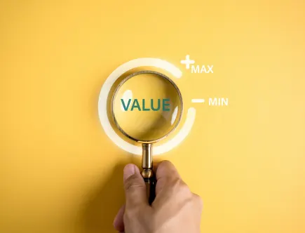 Voor een optimale bedrijfswaardering is het belangrijk om te kijken naar wat er in de sector speelt en de reacties van concurrenten te monitoren.