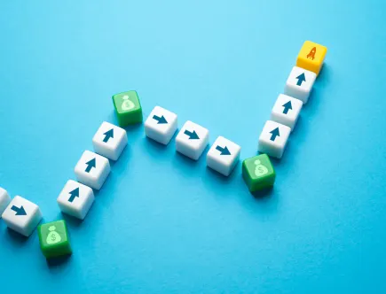 Slimme founders bouwen eerst onderhandelingsmacht op door tractie te creëren en zijn het meest selectief in timing, partners en voorwaarden.