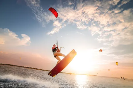 E-commerce platform voor premium kitesurf abonnement, Schaalbare onderneming in kitesurf- en wingfoil abonnementen. Neem contact op via Brookz.
