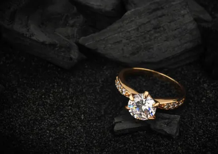 Sieraden webshop, vast klantenbestand en Bol.com verkoopaccount. Neem contact op via Brookz.