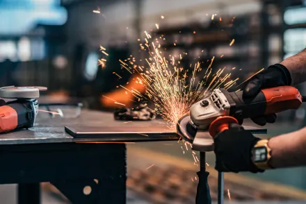 Allround metaalbedrijf voor constructie- & maatwerk van particulier en bouw tot industrie  en architectuur. Neem contact op via Brookz.