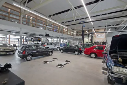 Universeel gevestigd garagebedrijf. Neem contact op via Brookz.