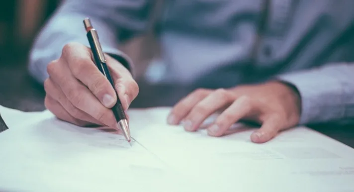 Wat zijn de fiscale gevolgen van het toetreden van aandeelhouders in een verliesgevende onderneming? Lees dit blogartikel op Brookz