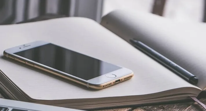 Als je een bedrijf overneemt is het van belang na te gaan wat voor de werknemers van dat bedrijf de consequenties. Lees dit blogartikel op Brookz