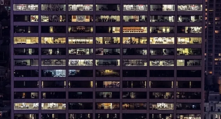 Bij bedrijfsovername spelen verschillende juridische issues een rol. Dit artikel zet de vijf belangrijkste juridische valkuilen op een rij. Lees verder op Brookz