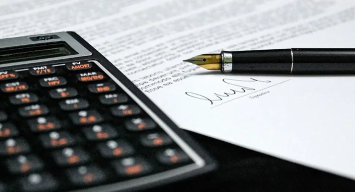 Ondernemers die hun bedrijf willen verkopen, vragen zich vaak af hoe ze hun bedrijfswaarde kunnen berekenen. Lees dit blogartikel op Brookz