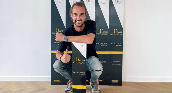 Floris Jeurissen bouwt aan een vloerenimperium met Floors Group. De overname van Laminaat.nl is een schot in de roos en waarschijnlijk niet de laatste.
