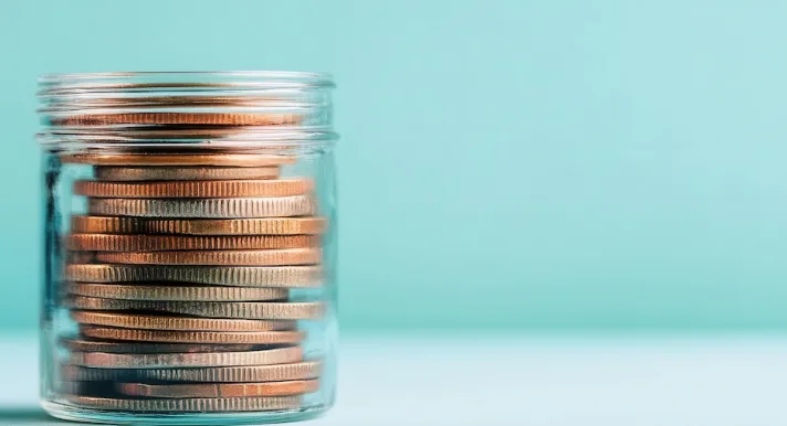 Het staat een oprichter van een bv vrij om de hoogte van het aandelenkapitaal bij oprichting te bepalen. Voor de nv geldt een wettelijk minimumkapitaal.