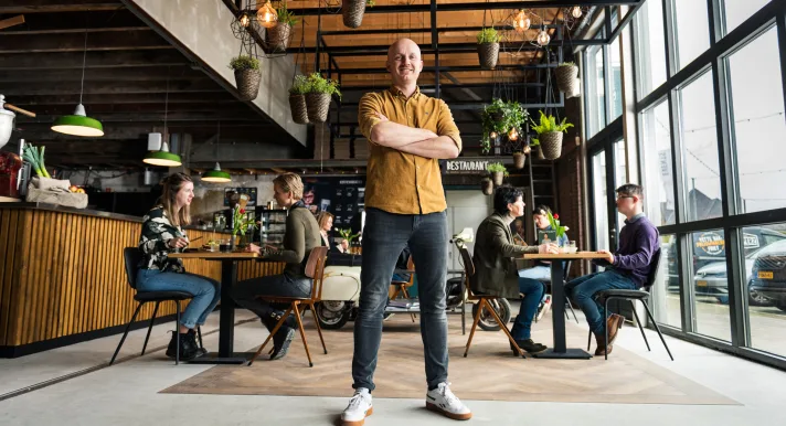 In 2022 verkocht oprichter Thijs Swinkels zijn keten Brownies&downieS aan Albron. ‘Ik blijf het vreemd vinden dat een deal zo lang moet duren.’