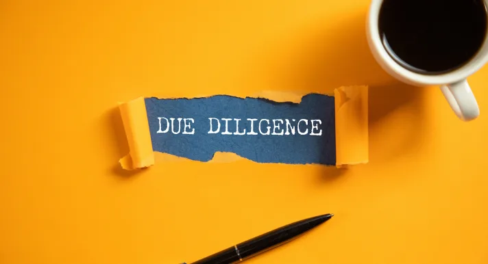 Due diligence is een cruciale stap bij het nemen van belangrijke zakelijke beslissingen, zoals fusies, overnames of investeringen.