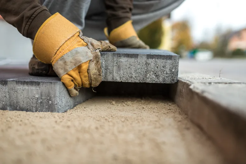 Het productiebedrijf is een onderdeel van een onderneming welke actief is als toeleverancier in de bouw. Neem contact op via Brookz