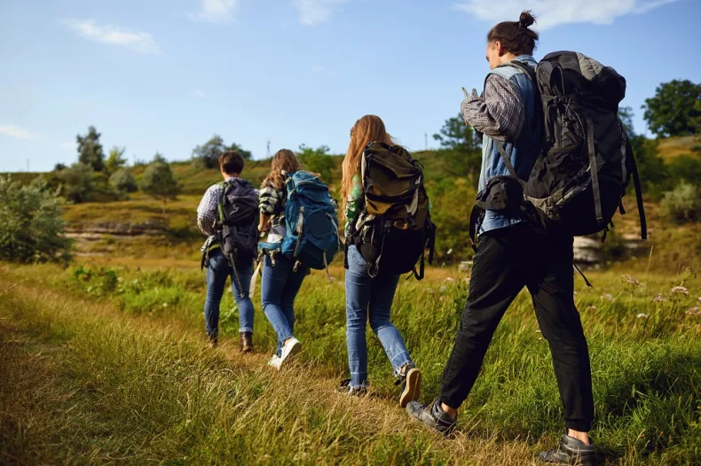 De aangeboden onderneming is gespecialiseerd in het organiseren van volledig verzorgde actieve groepsuitjes met verblijf, in Nederland. De onderneming beschikt over een eigen groepsaccommodatie.

Bijzonderheden
Bijzonder is dat een groot gedeelte van de kernactiviteiten uitbesteed wordt en dat het boekingsproces in hoge mate geautomatiseerd is, waardoor de onderneming met 2 FTE volledig operationeel is. Door de hoge klantwaardering is er een vaste kern aan terugkerende klanten.