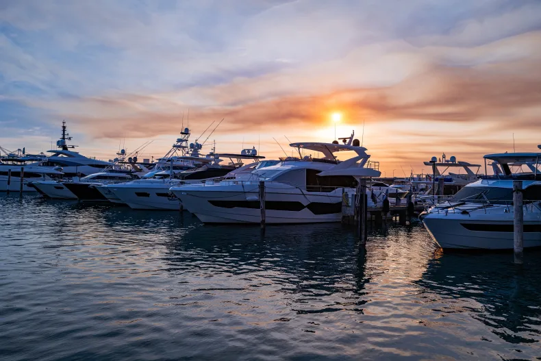 Verhuurvloot luxe motorboten met €300K omzet, uitstekende reputatie. Neem contact op via Brookz.